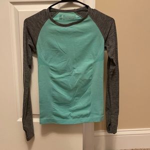 Victoria’s Secret VSX SPORT XS long sleeve work out shirt